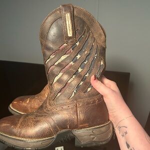 shyanne boots size 9